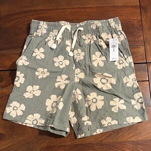 GAP Factory, Kids Relaxed Pull-On Shorts
“Green Floral “ Size M